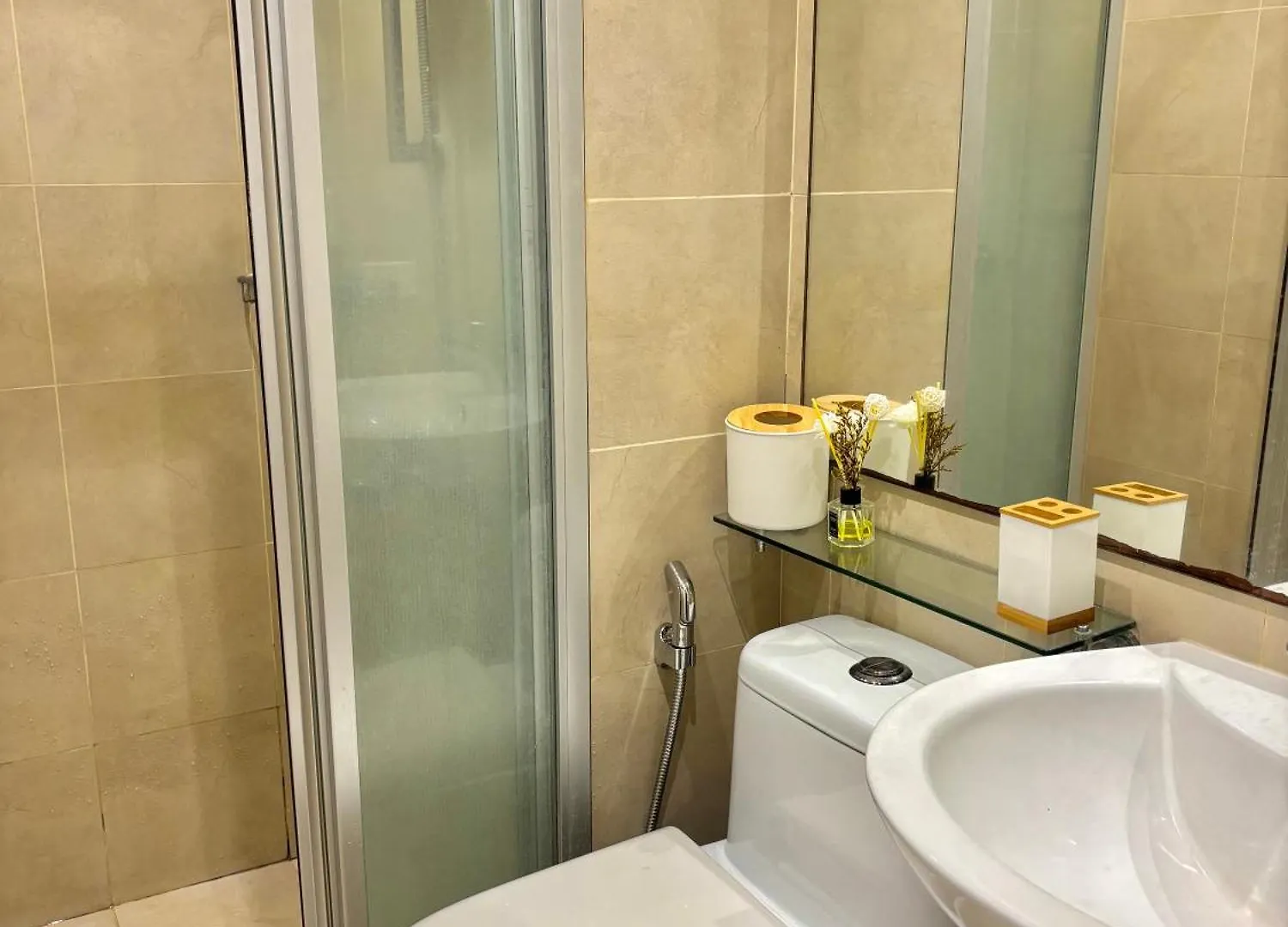 Aparthotel Elixirstaycation At Knightsbridge Residences Manila